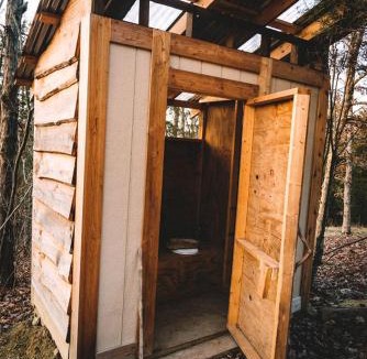 Stonewall House | Stunning Tree House Tucked Away Among the Trees near Germantown, Kentucky