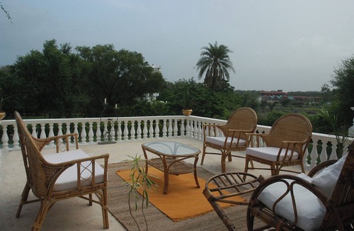 Jaipur Hotel | Stunning, uniquely-designed, airy rooms with plenty of natural light & views