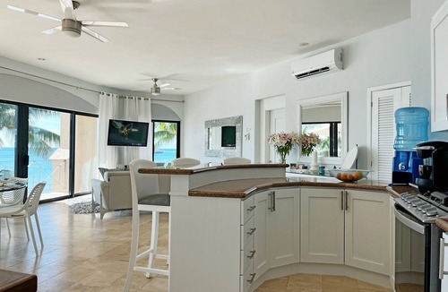 Centro Condo | Stunning Unobstructed Ocean Front Views - Luna Encantada C2