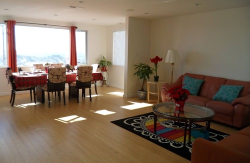 Sherwood Forest House | Stunning View 3 Bd 2 Ba House suitable for business, family vacation travelers.