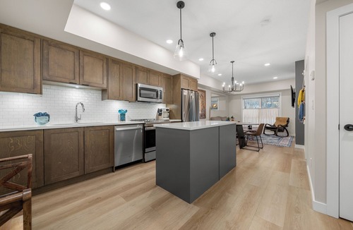 Copperstone Resort Condo | Stunning Views-Heated Pool-Hot tub-Fitness Center-5 mins to Canmore- Sparrowhawk