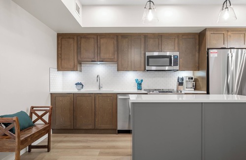 Copperstone Resort Condo | Stunning Views-Heated Pool-Hot tub-Fitness Center-5 mins to Canmore- Sparrowhawk
