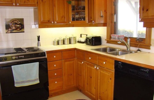 Sauble Beach Cottage | Stunning View From This Stylish 2 Bedroom Waterfront Cottage!