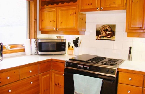 Sauble Beach Cottage | Stunning View From This Stylish 2 Bedroom Waterfront Cottage!