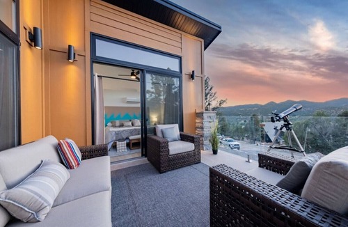 Glendale House | Stunning Views Between Zion & Bryce | EV Charger | Stargazing Nights