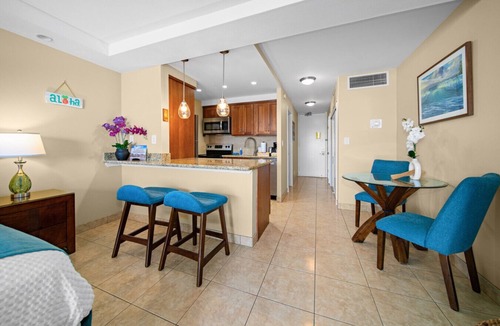 Historic Lahaina Front Street Condo | Stunning Views from 5th-Floor Oceanfront Retreat