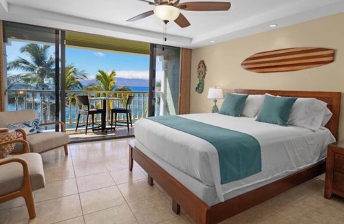 Historic Lahaina Front Street Condo | Stunning Views from 5th-Floor Oceanfront Retreat