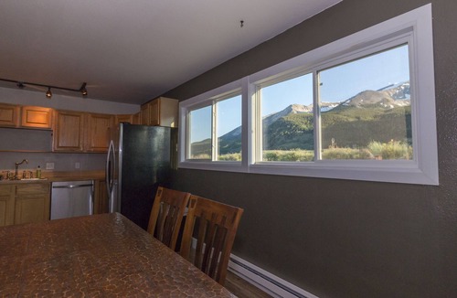 Crested Butte House | Stunning Views + High-Speed WiFi, Perfect for Remote Work, Pet-Friendly Home