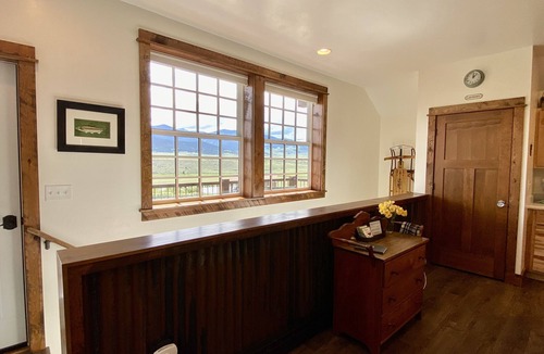 Cameron Apartment | STUNNING VIEWS! Madison River fishing retreat with river access. 45 min to YNP!