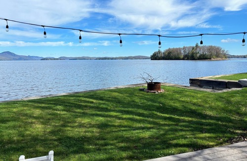 Newport Cottage | STUNNING VIEWS of LAKE MEMPHREMAGOG from cozy yet roomy 3 bed/2bath cottage!
