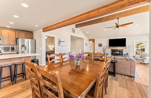 Wapato Point House | Stunning views, private hot tub, walk everywhere
