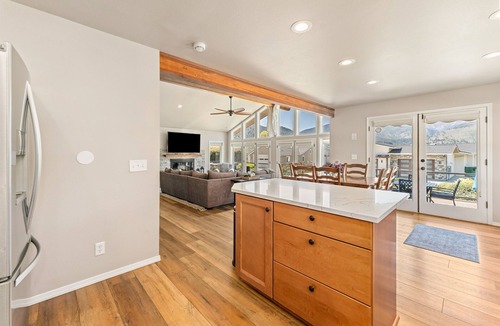 Wapato Point House | Stunning views, private hot tub, walk everywhere