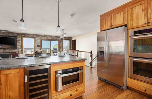 Mathias Cabin | Stunning Views: Secluded 5 bedroom Mountain Home