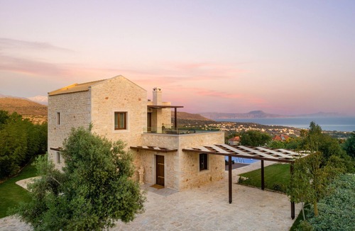 Prines Villa | Stunning Views Stone Villa | Stoneville