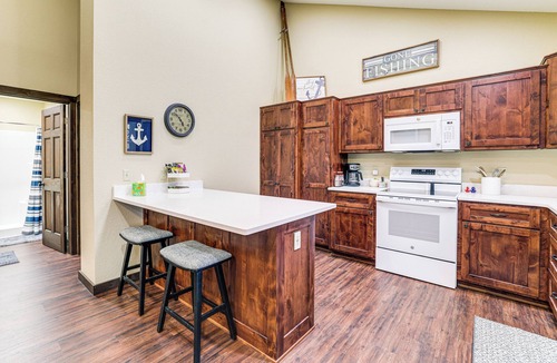 Shell Knob Cabin | Stunning Views! Table Rock Lake Cabin Near Marina