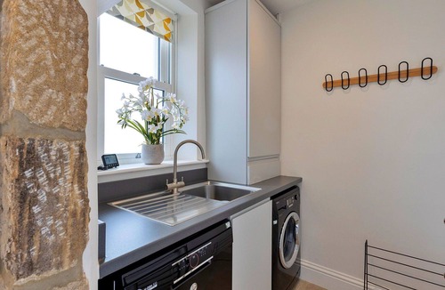 Ripon House | Stunning villa for 2 guests with WIFI, balcony and pets allowed
