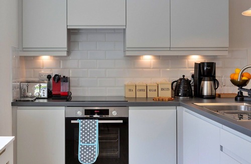 Ripon House | Stunning villa for 2 guests with WIFI, balcony and pets allowed
