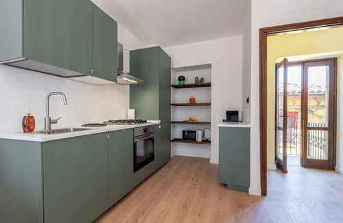 Sinio House | Stunning villa for 4 guests with WIFI, TV and balcony