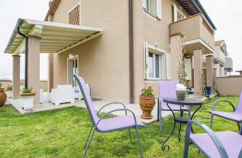 Cascine-La Croce House | Stunning villa for 5 guests with WIFI, A/C, TV, patio and pets allowed