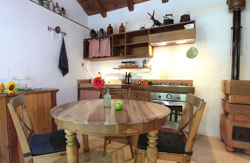 Cornuda Apartment | Stunning villa for 6 guests with sauna, WIFI, private pool and pets allowed