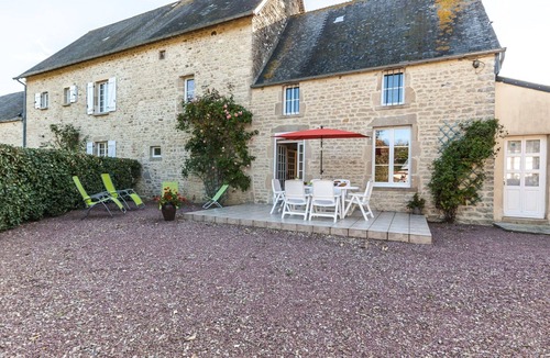 Biniville House | Stunning villa for 7 guests with WIFI, TV, terrace and pets allowed