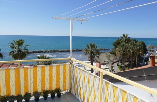 Riva Ligure House | Stunning villa for 6 people with A/C, TV, terrace and pets allowed