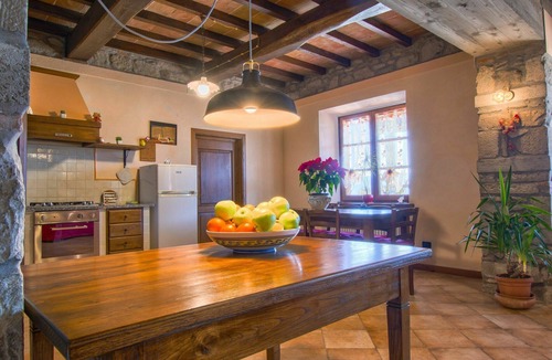 Caprignana Villa | Stunning villa for 8 guests with WIFI, private pool, TV and patio