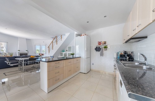 Quesada Villa | Stunning Villa with Private Pool, Terrace, Balcony, A/C & Wi-Fi