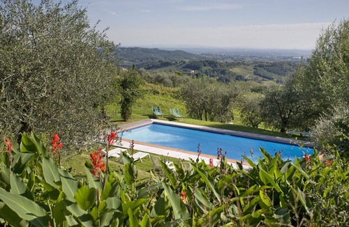 Capannori Villa | Stunning villa with A/C, WIFI, hot tub, private pool, TV, patio and panoramic view, close to Lu.