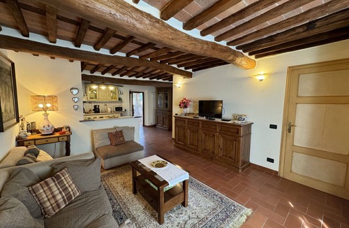Castelvecchio Villa | Stunning villa with private pool, A/C, WIFI, TV, terrace and panoramic view, close to Lucca