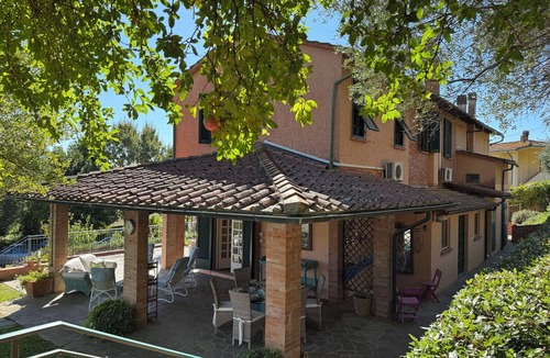 Fucecchio Villa | Stunning villa with private pool, WIFI, A/C, TV, veranda, pets allowed and panoramic view