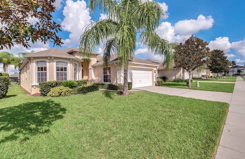 Haines City Villa | Stunning Villa with Ultimate Games Room