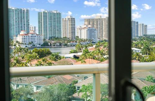 Sunny Isles Beach Apartment | Stunning Water Views 1BR Condo with Pool and Tennis Court