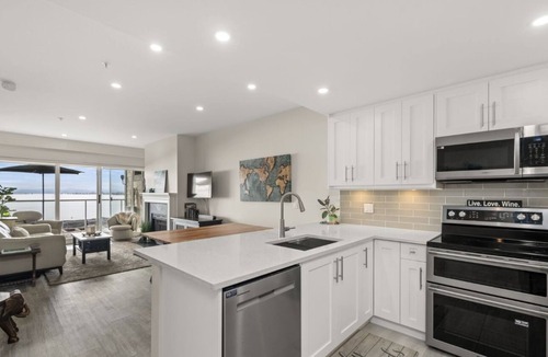 Tsawwassen Apartment | Stunning waterfront apartment - wake up and fall asleep listening to the ocean