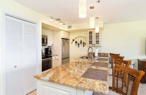 Tavernier Condo | Stunning Waterfront Condo with Double Balconies