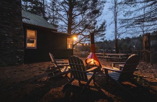 Corinth Cabin | Stunning Waterfront Cabin with Private Dock Near Saratoga & Lake George | Corinth, New York