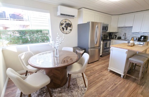 Alki House | Stunning Waterfront Getaway - Epic Views in Every Direction
