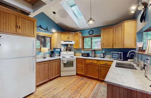 Anacortes House | Stunning Waterfront Home, w/Private Hot Tub, Fire Pit & Breath taking Views!