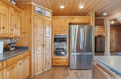 Central Alberta Cabin | Stunning Waterfront Lodge | Sleeps 16