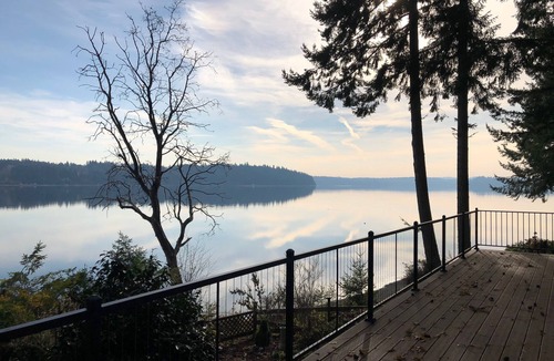 Olympia House | Stunning Waterfront - PNW Gem, Hot Tub, Mountain Views, Fireplace