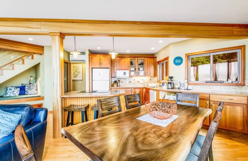 Matlock House | Stunning waterfront property with private beach, amazing views, and huge loft