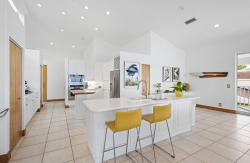 Bayshore Gardens House | Stunning waterfront retreat w/panoramic view, spectacular sunsets & Heated pool