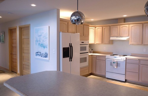 Shelton House | Stunning Waterfront Retreat on Puget Sound — Beach, Views & Room for the Crew