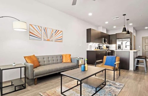 La Buena Vida Apartment | Stunning Westgate CozySuites by stadium with pool 5