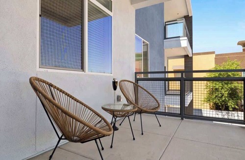 La Buena Vida Apartment | Stunning Westgate CozySuites by stadium with pool 5