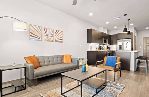 La Buena Vida Apartment | Stunning Westgate CozySuites by stadium with pool 12