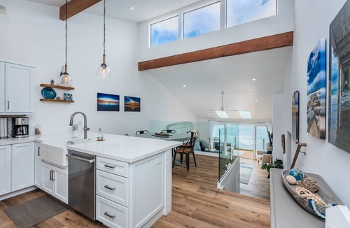 Encinitas House | Stunning Whitewater Views from Oceanfront Property! Gorgeous!