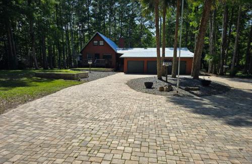 Dunnellon House | Stunning Withlacoochee Riverside Cabin 5BR 4BA Sleeps 16