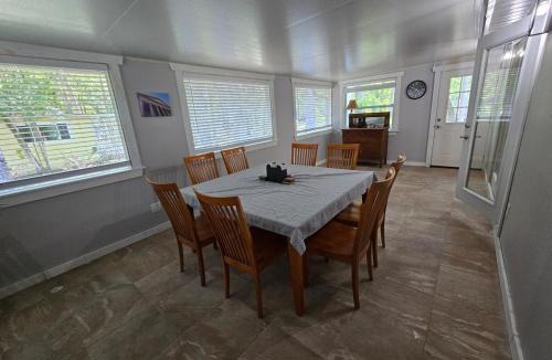 Dunnellon House | Stunning Withlacoochee Riverside Cabin 5BR 4BA Sleeps 16