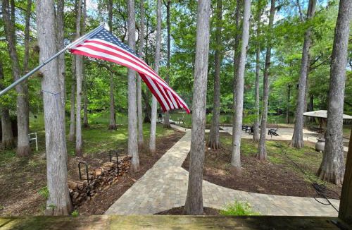 Dunnellon House | Stunning Withlacoochee Riverside Cabin 5BR 4BA Sleeps 16